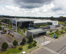 O governador Carlos Massa Ratinho Junior e o secretário estadual da Saúde, Beto Preto, no Hospital do Rocio nesta segunda-feira (29), para a abertura de 50 novos leitos UTI SUS exclusivos para Covid-19. Acompanhados do Diretor Geral do Hospital, Luiz Ernesto Wendler  e o do prefeito de Campo Largo, Mauricio Rivabem. 29/03/2021 - Foto: Geraldo Bubniak/AEN