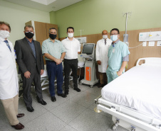 O governador Carlos Massa Ratinho Junior e o secretário estadual da Saúde, Beto Preto, entregam 50 novos leitos UTI SUS exclusivos para Covid-19 no Hospital do Rocio, em Campo Largo. Foto: Jonathan Campos/AEN