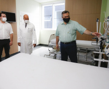O governador Carlos Massa Ratinho Junior e o secretário estadual da Saúde, Beto Preto, entregam 50 novos leitos UTI SUS exclusivos para Covid-19 no Hospital do Rocio, em Campo Largo. Foto: Jonathan Campos/AEN