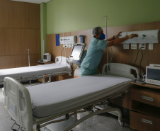O governador Carlos Massa Ratinho Junior e o secretário estadual da Saúde, Beto Preto, entregam 50 novos leitos UTI SUS exclusivos para Covid-19 no Hospital do Rocio, em Campo Largo. Foto: Jonathan Campos/AEN