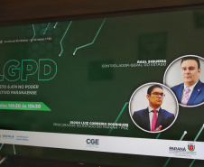 A Controladoria-Geral do Estado (CGE) programou uma série de seminários online para esclarecer servidores estaduais sobre a Lei Geral de Proteção de Dados ? LGPD. Nesta quarta-feira (31) será abordado o decreto 6.474/2020, que regulamenta a lei, com a participação do controlador-geral do Estado, Raul Siqueira, e Diogo Rodrigues, procurador do Estado do Paraná. -  Curitiba, 31/03/2021  -  Foto: Geraldo Bubniak/AEN