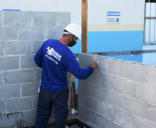 O secretário de Estado da Saúde, Beto Preto, visitou o Hospital Regional de Guaraqueçaba e as obras da maternidade anexa ao pronto socorro do município de Guaratuba nesta segunda-feira (5).
Foto: Américo Antonio/SESA