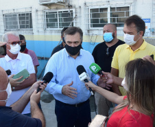 O secretário de Estado da Saúde, Beto Preto, visitou o Hospital Regional de Guaraqueçaba e as obras da maternidade anexa ao pronto socorro do município de Guaratuba nesta segunda-feira (5).
Foto: Américo Antonio/SESA