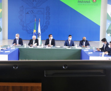 As pequenas e microempresas paranaenses dos segmentos mais afetados pela pandemia receberão um auxílio emergencial do Governo do Estado. O anúncio foi feito na manhã desta terça-feira (6) pelo governador Carlos Massa Ratinho Junior em um encontro com deputados estaduais, chefes de outros Poderes e representantes do setor produtivo.  Foto:Gilson Abreu/AEN