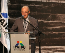 O governador Carlos Massa Ratinho Junior acompanha o  presidente Jair Bolsonaro nesta quarta-feira (7),   na transmissao de cargo do  diretor-geral brasileiro da Itaipu Binacional, o general João Francisco Ferreira .  07/04/2021 - Foto: Geraldo Bubniak/AEN