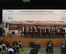 O governador Carlos Massa Ratinho Junior acompanha o  presidente Jair Bolsonaro nesta quarta-feira (7),   na transmissao de cargo do  diretor-geral brasileiro da Itaipu Binacional, o general João Francisco Ferreira .  07/04/2021 - Foto: Geraldo Bubniak/AEN