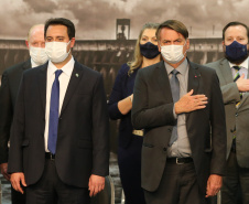 O governador Carlos Massa Ratinho Junior acompanha o  presidente Jair Bolsonaro nesta quarta-feira (7),   na transmissao de cargo do  diretor-geral brasileiro da Itaipu Binacional, o general João Francisco Ferreira .  07/04/2021 - Foto: Geraldo Bubniak/AEN