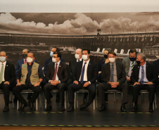 O governador Carlos Massa Ratinho Junior acompanha o  presidente Jair Bolsonaro nesta quarta-feira (7),   na transmissao de cargo do  diretor-geral brasileiro da Itaipu Binacional, o general João Francisco Ferreira .  07/04/2021 - Foto: Geraldo Bubniak/AEN
