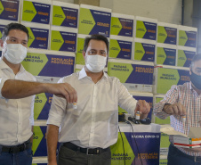 08.04.2021 - Governador Carlos Massa Ratinho Junior com Secretário da saúde Beto Preto
distribuição 12 lote de vacinas no Paraná
Foto Gilson Abreu/AEN