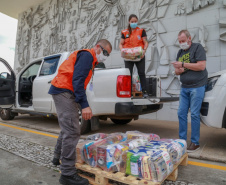 A edição 2021 da campanha Cesta Solidária Paraná, encerrada na terça-feira (06), conseguiu arrecadar mais de 200 toneladas de alimentos. . Foto: Valdelino Pontes