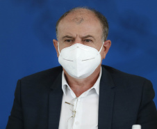 O governador Carlos Massa Ratinho Junior e o presidente da Assembleia Legislativa do Paraná, Ademar Traiano, lançaram nesta quarta-feira (14), no Palácio Iguaçu, a segunda edição do programa Paraná Mais Cidades, que disponibilizará meio bilhão para investimentos nos 399 municípios
