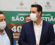 O governador Carlos Massa Ratinho Junior visita nesta quarta-feira (14) o Hospital Regional São Sebastião, na Lapa. A Secretaria de Estado da Saúde disponibiliza seis leitos de UTI no hospital.  A unidade já conta com 40 leitos de enfermaria na estratégia de combate à Covid-19.  14/04/2021 - Foto: Geraldo Bubniak/AEN