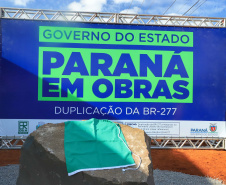 O governador Carlos Massa Ratinho Junior esteve nesta quarta-feira (14) em Guarapuava, na região Central do Estado, para vistoriar as obras de duplicação da BR-277 que cruza o perímetro urbano da cidade. Foto: José Fernando Ogura/AEN