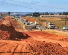 O governador Carlos Massa Ratinho Junior esteve nesta quarta-feira (14) em Guarapuava, na região Central do Estado, para vistoriar as obras de duplicação da BR-277 que cruza o perímetro urbano da cidade. Foto: José Fernando Ogura/AEN