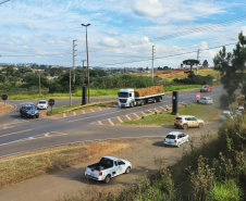 O governador Carlos Massa Ratinho Junior esteve nesta quarta-feira (14) em Guarapuava, na região Central do Estado, para vistoriar as obras de duplicação da BR-277 que cruza o perímetro urbano da cidade. Foto: José Fernando Ogura/AEN