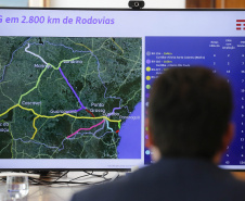 A TIM Brasil anunciou, nesta quinta-feira (15), que estenderá sua rede 4G para novos pontos no Interior do Estado. O novo plano foi anunciado no Palácio Iguaçu, pelo governador Carlos Massa Ratinho Junior e pelo CEO da TIM Brasil, Pietro Labriola.  -   Curitiba, 15/04/2021  -  Foto: Jonathan Campos/AEN