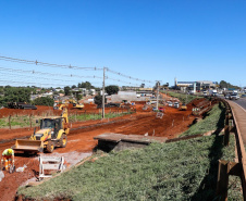 Serviços de terraplenagem, drenagem e de pavimentação estão em andamentos na readequação do Trevo Cataratas, em Cascavel, na região Oeste do estado.  -  Cascavel, 15/04/2021 -  Foto: Divulgação DER/PR