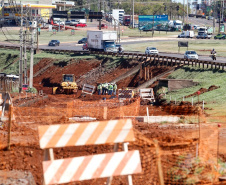 Serviços de terraplenagem, drenagem e de pavimentação estão em andamentos na readequação do Trevo Cataratas, em Cascavel, na região Oeste do estado.  -  Cascavel, 15/04/2021 -  Foto: Divulgação DER/PR