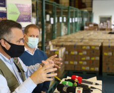 VACINAS ? Os medicamentos foram distribuídos às 22 Regionais de Saúde do Estado juntamente das 363.340 doses do 13º lote de vacinas contra Covid-19 e de 292.800 doses de vacina contra Influenza. - Curitiba, 16/04/2021 - Foto: Ari Dias/AEN