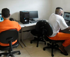A Secretaria de Segurança Pública, por meio do Departamento Penitenciário do Paraná (Depen), viabilizou de janeiro de 2020 a março de 2021 cursos de qualificação profissional para milhares de internos do sistema prisional do Estado. Neste período, mais de três mil presos se inscreveram e 1.074 concluíram os cursos. -  Curitiba, 20/04/2021  -  Foto: Depen/PR