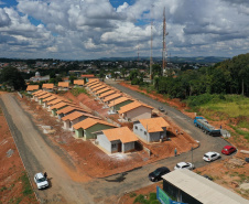 Famílias interessadas em adquirir uma das 25 novas moradias do programa Casa Fácil Paraná, construídas pelo Governo do Estado em Prudentópolis, têm até 30 de abril para se inscreverem no processo seletivo. Podem participar da seleção pessoas com renda familiar mensal de um a seis salários mínimos e que não possuem casa própria, a partir da inscrição no site cohapar.pr.gov.br/cadastro. (Foto: Alessandro Vieira / AEN)