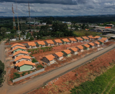 Famílias interessadas em adquirir uma das 25 novas moradias do programa Casa Fácil Paraná, construídas pelo Governo do Estado em Prudentópolis, têm até 30 de abril para se inscreverem no processo seletivo. Podem participar da seleção pessoas com renda familiar mensal de um a seis salários mínimos e que não possuem casa própria, a partir da inscrição no site cohapar.pr.gov.br/cadastro. (Foto: Alessandro Vieira / AEN)