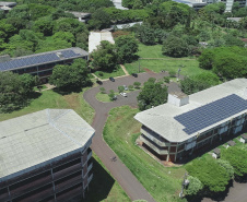Com a entrada em funcionamento da usina de minigeração fotovoltaica de energia, a UEM (Universidade Estadual de Maringá) dá mais um passo no caminho para sustentabilidade e eficiência energética. Foto:UEM