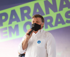 O governador Carlos Massa Ratinho Junior lança nesta sexta-feira (23) a pedra fundamental das obras de modernização do Trevo Gauchão e da duplicação da PR-323 no perímetro urbano de Umuarama. Prefeito de Umuarama,  Celso Pozzobom.  23/04/2021 - Foto: Geraldo Bubniak/AEN