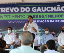 O governador Carlos Massa Ratinho Junior lança nesta sexta-feira (23) a pedra fundamental das obras de modernização do Trevo Gauchão e da duplicação da PR-323 no perímetro urbano de Umuarama. O investimento é de R$ 66,1 milhões. 23/04/2021 - Foto: Geraldo Bubniak/AEN