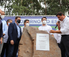O governador Carlos Massa Ratinho Junior lança nesta sexta-feira (23) a pedra fundamental das obras de modernização do Trevo Gauchão e da duplicação da PR-323 no perímetro urbano de Umuarama. O investimento é de R$ 66,1 milhões. 23/04/2021 - Foto: Geraldo Bubniak/AEN