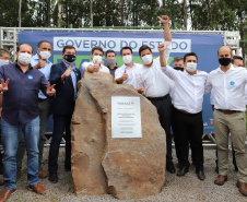 O governador Carlos Massa Ratinho Junior lança nesta sexta-feira (23) a pedra fundamental das obras de modernização do Trevo Gauchão e da duplicação da PR-323 no perímetro urbano de Umuarama. O investimento é de R$ 66,1 milhões. 23/04/2021 - Foto: Geraldo Bubniak/AEN