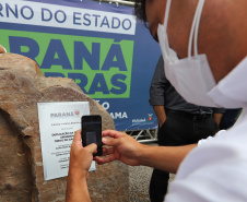 O governador Carlos Massa Ratinho Junior lança nesta sexta-feira (23) a pedra fundamental das obras de modernização do Trevo Gauchão e da duplicação da PR-323 no perímetro urbano de Umuarama. O investimento é de R$ 66,1 milhões. 23/04/2021 - Foto: Geraldo Bubniak/AEN