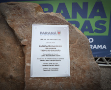 O governador Carlos Massa Ratinho Junior lança nesta sexta-feira (23) a pedra fundamental das obras de modernização do Trevo Gauchão e da duplicação da PR-323 no perímetro urbano de Umuarama. O investimento é de R$ 66,1 milhões. 23/04/2021 - Foto: Geraldo Bubniak/AEN