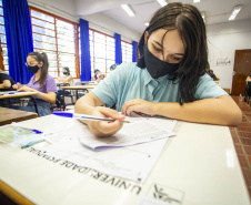 A Superintendência Geral de Ciência, Tecnologia e Ensino Superior (Seti), em parceria com a Comissão de Especialistas em Covid-19, Universidade Virtual do Paraná (UVPR) e as Universidades Estaduais realizam nos dias 4 e 5 de maio o evento on-line “Retorno seguro às aulas presenciais. É possível?”.  -  Foto: UEM