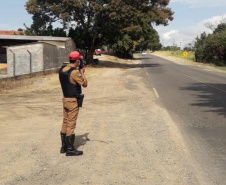 As equipes do Batalhão de Polícia Rodoviária (BPRv) estão ativas com fiscalizações para inibir o excesso de velocidade em toda a malha rodoviária estadual. A análise da unidade dos primeiros três meses deste ano aponta um dado alarmante sobre a segurança viária: o aumento de 345% de flagrantes de motoristas em velocidade acima do permitido em relação ao primeiro trimestre do ano passado. -  Curitiba, 27/04/2021 - Foto: SESP/PR