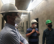 As obras da Cadeia Pública de Londrina, que vai atender a demanda da cidade e da região Norte do Paraná, atingiram a marca de 75% de conclusão. O investimento é de cerca de R$ 18 milhões e tem como objetivo ampliar as vagas do sistema prisional do Estado. A obra deve ser finalizada ainda em 2021. - Foto: SESP/PR
