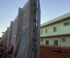 As obras da Cadeia Pública de Londrina, que vai atender a demanda da cidade e da região Norte do Paraná, atingiram a marca de 75% de conclusão. O investimento é de cerca de R$ 18 milhões e tem como objetivo ampliar as vagas do sistema prisional do Estado. A obra deve ser finalizada ainda em 2021. - Foto: SESP/PR