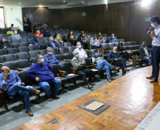 O Governo do Estado, por meio da Secretaria do Planejamento e Projetos Estruturantes, realizou nesta semana as primeiras oficinas do Programa Paraná Produtivo. O programa pretende identificar potenciais e carências das regiões e planejar um desenvolvimento produtivo integrado entre os municípios. O secretário do Planejamento, Valdemar Bernardo Jorge, fez a abertura dos dois eventos.   -  30/04/2021  -  Foto: Divulgação Secretaria do  Planejamento