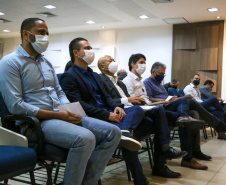 O Governo do Estado, por meio da Secretaria do Planejamento e Projetos Estruturantes, realizou nesta semana as primeiras oficinas do Programa Paraná Produtivo. O programa pretende identificar potenciais e carências das regiões e planejar um desenvolvimento produtivo integrado entre os municípios. O secretário do Planejamento, Valdemar Bernardo Jorge, fez a abertura dos dois eventos.   -  30/04/2021  -  Foto: Divulgação Secretaria do  Planejamento