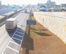O governador Carlos Massa Ratinho Junior inaugura nesta segunda-feira (3), o  viaduto Prefeito Marcelo Puppi e  passarela William Haj Mussi, no Km 109 da BR-277, nas proximidades do Cercadinho em Campo Largo.  03/05/2021 - Foto: Geraldo Bubniak/AEN