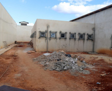 A construção da Cadeia Pública de Ponta Grossa, nos Campos Gerais, segue em andamento e já tem 60% das obras executadas. A previsão é que a entrega seja feita ao Departamento Penitenciário do Paraná (Depen-PR) ainda neste ano. O secretário da Segurança Pública, Romulo Marinho Soares, visitou as obras e destacou que a unidade faz parte de um projeto do Governo do Estado de ampliação do sistema prisional do Paraná.  -  Ponta Grossa, 03/05/2021  -  Foto: SESP/PR