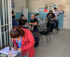 O Paraná aplicou 50.172 doses de vacina contra a Covid-19 neste fim de semana (01 e 02). Pelo menos 92 municípios da abrangência de 20 Regionais de Saúde realizaram ações que fazem parte da campanha do Governo do Estado “De Domingo a Domingo”. -  Curitiba, 03/05/2021  -  Foto: SESA