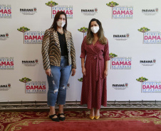 A primeira-dama do Paraná, Luciana Saito Massa, presidiu nesta terça-feira (4), em Curitiba, o primeiro Encontro de Primeiras-Damas do Paraná. A iniciativa tem como objetivo promover um debate entre as primeiras-damas de todos os municípios paranaenses sobre políticas públicas direcionadas à área social e à mulher. 