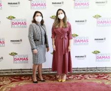 A primeira-dama do Paraná, Luciana Saito Massa, presidiu nesta terça-feira (4), em Curitiba, o primeiro Encontro de Primeiras-Damas do Paraná. A iniciativa tem como objetivo promover um debate entre as primeiras-damas de todos os municípios paranaenses sobre políticas públicas direcionadas à área social e à mulher. 