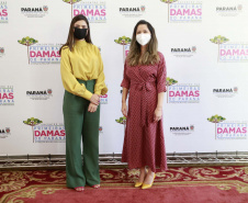 A primeira-dama do Paraná, Luciana Saito Massa, presidiu nesta terça-feira (4), em Curitiba, o primeiro Encontro de Primeiras-Damas do Paraná. A iniciativa tem como objetivo promover um debate entre as primeiras-damas de todos os municípios paranaenses sobre políticas públicas direcionadas à área social e à mulher. 
