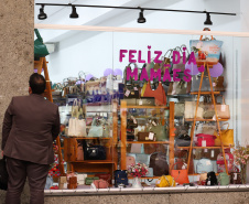 Menor Preço: aplicativo ajuda a economizar nas compras deste Dia das Mães. Foto: Geraldo Bubniak/AEN