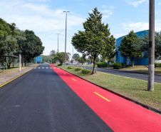 Nesta quarta-feira (05), o Secretário da Infraestrutura e Logística do Paraná, Sandro Alex, acompanhado do reitor da Universidade Estadual de Ponta Grossa, Miguel Sanches Neto, e da prefeita Elizabeth Schmidt, inaugurou o recapeamento asfáltico do campus de Uvaranas.Foto: Rodrigo Felix Leal/SEIL