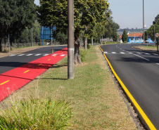 Nesta quarta-feira (05), o Secretário da Infraestrutura e Logística do Paraná, Sandro Alex, acompanhado do reitor da Universidade Estadual de Ponta Grossa, Miguel Sanches Neto, e da prefeita Elizabeth Schmidt, inaugurou o recapeamento asfáltico do campus de Uvaranas.Foto: Rodrigo Felix Leal/SEIL