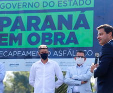 Nesta quarta-feira (05), o Secretário da Infraestrutura e Logística do Paraná, Sandro Alex, acompanhado do reitor da Universidade Estadual de Ponta Grossa, Miguel Sanches Neto, e da prefeita Elizabeth Schmidt, inaugurou o recapeamento asfáltico do campus de Uvaranas.Foto: Rodrigo Felix Leal/SEIL
