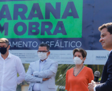 Nesta quarta-feira (05), o Secretário da Infraestrutura e Logística do Paraná, Sandro Alex, acompanhado do reitor da Universidade Estadual de Ponta Grossa, Miguel Sanches Neto, e da prefeita Elizabeth Schmidt, inaugurou o recapeamento asfáltico do campus de Uvaranas.Foto: Rodrigo Felix Leal/SEIL